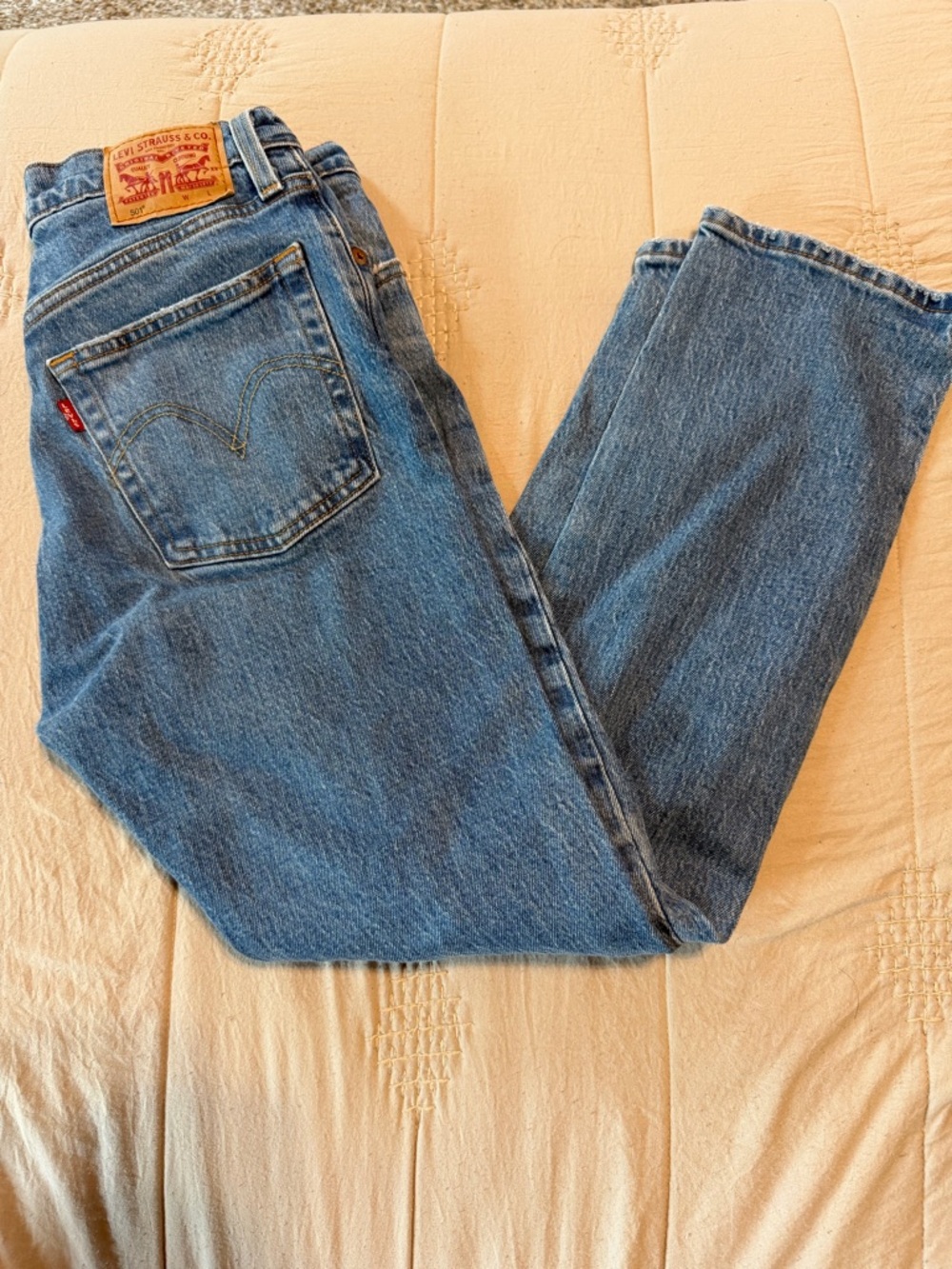 Levi's Men's Medium Blue Straight Leg Jeans